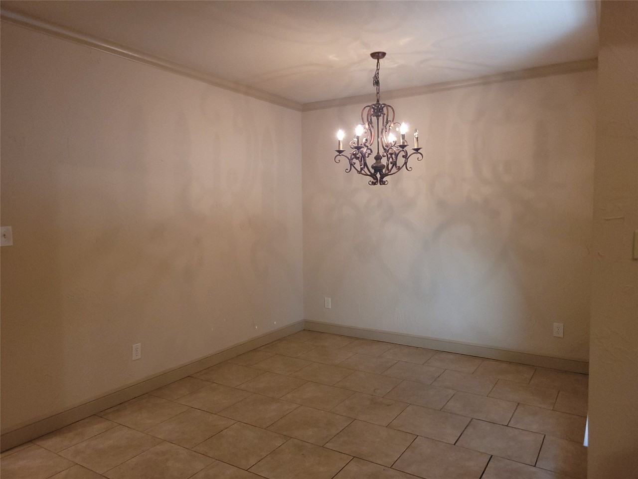 5130 Southpoint Dr - Photo 7 of 31