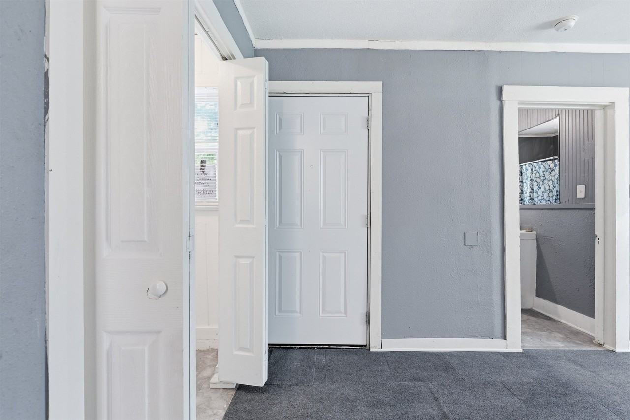 808 Mill St - Photo 3 of 25