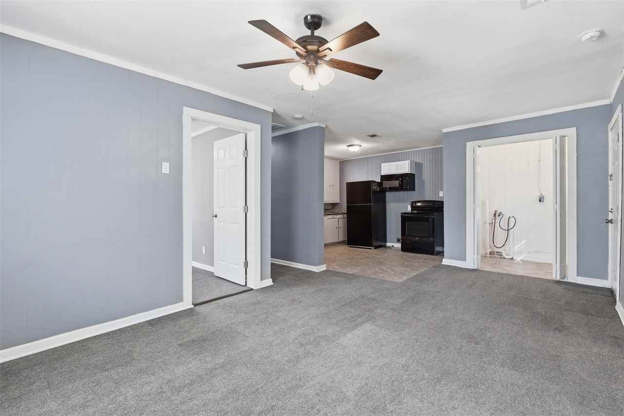 808 Mill St - Photo 6 of 25