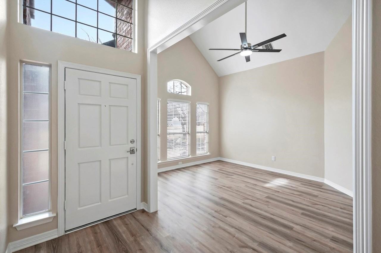 326 Saddle Tree Trl - Photo 4 of 36
