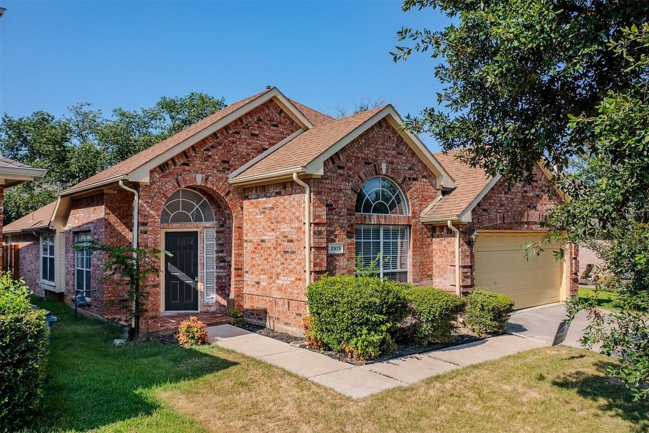 2513 Buttonwood Dr - Photo 3 of 28