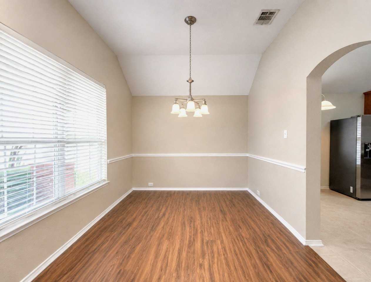 2817 Bentwood Way - Photo 2 of 20