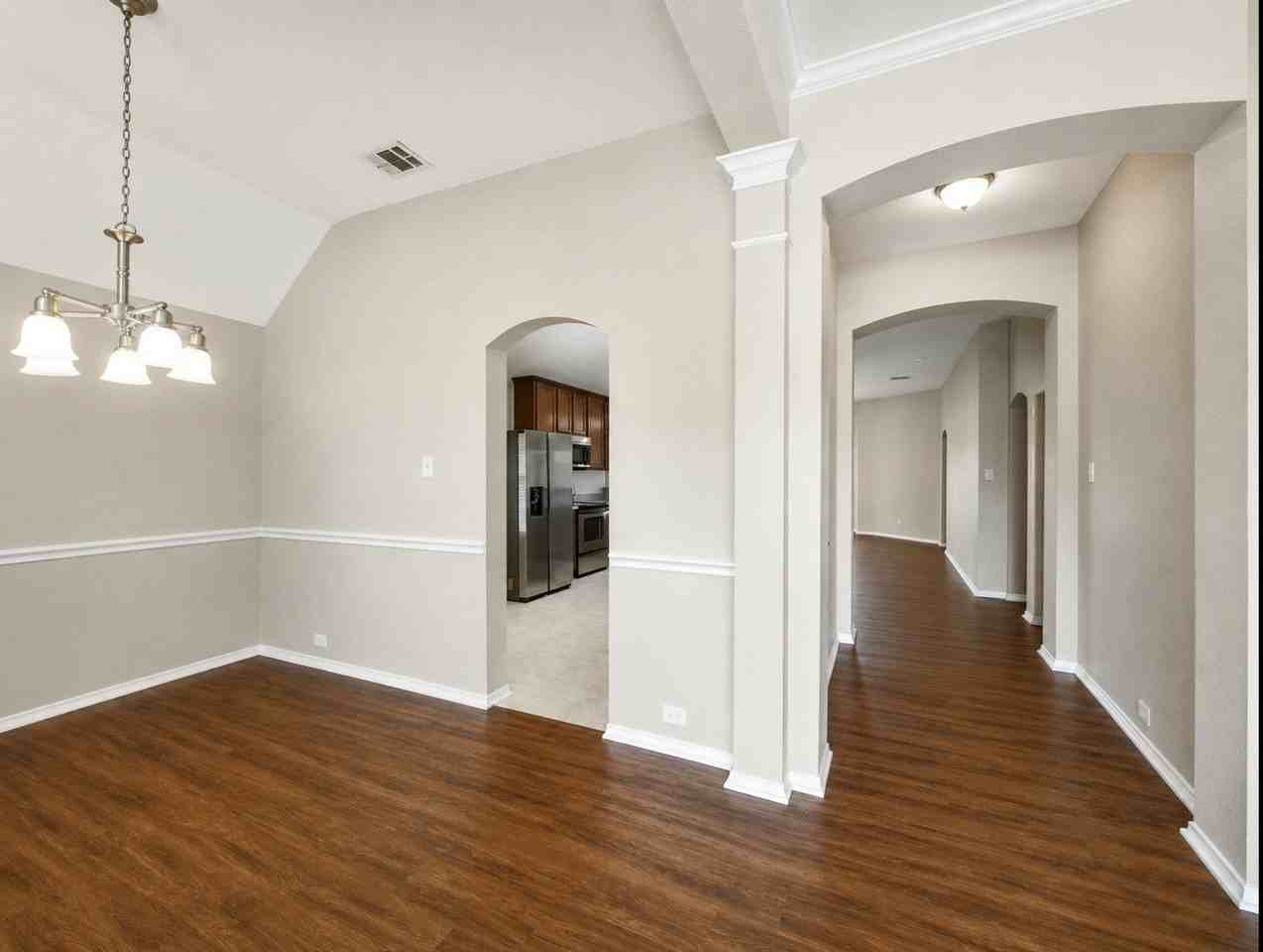 2817 Bentwood Way - Photo 3 of 20