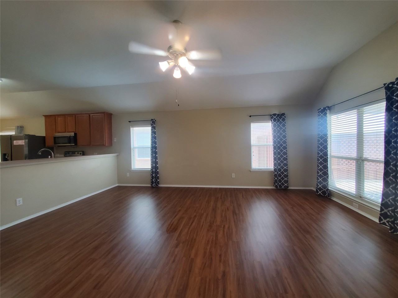 2817 Bentwood Way - Photo 6 of 20