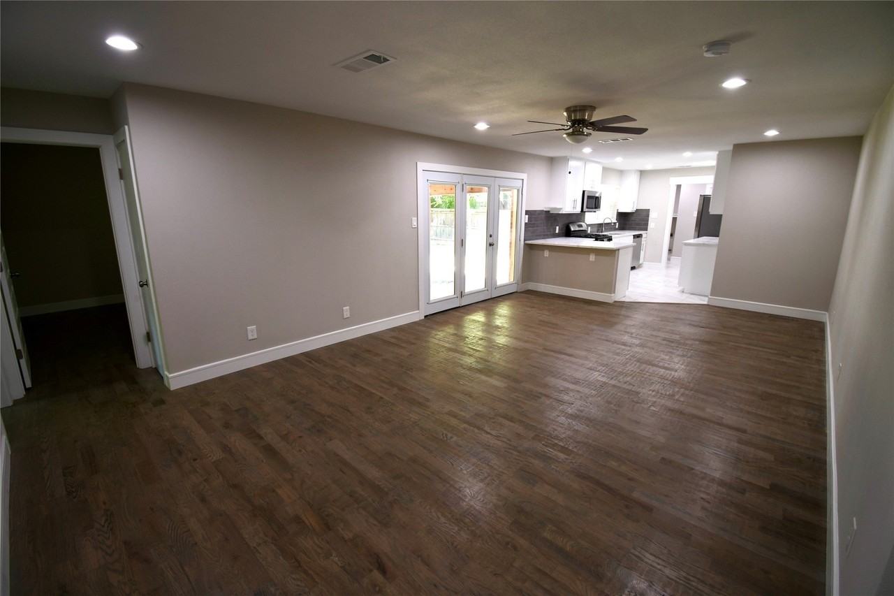 1015 Mitchell Rd - Photo 5 of 30