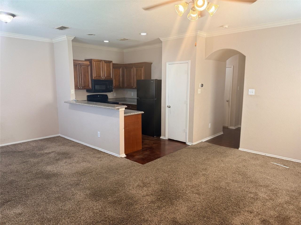2318 Aldergate Dr - Photo 3 of 6