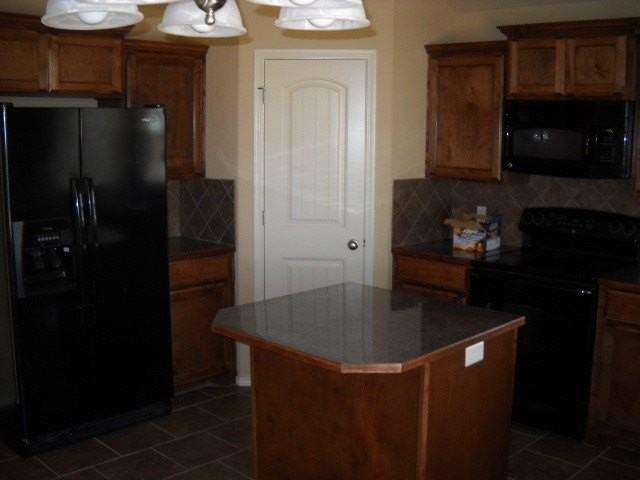 5626 Cinderella Ln - Photo 4 of 14