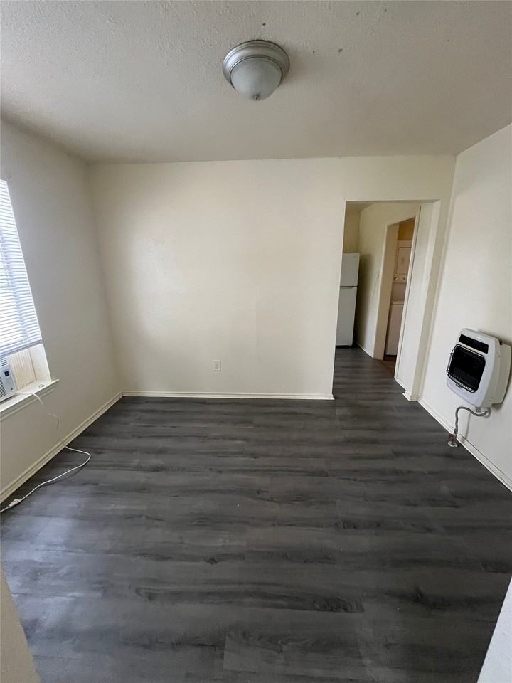 1610 S 15th St - Photo 6 of 12