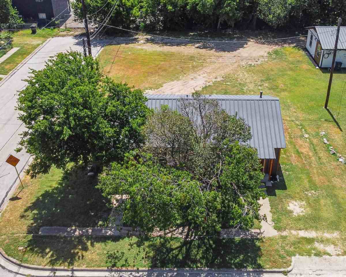 618 N 22nd St - Photo 2 of 13