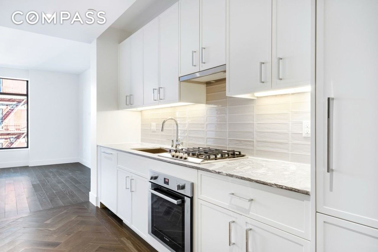 10 Malcolm X Blvd #6B - Photo 4 of 15