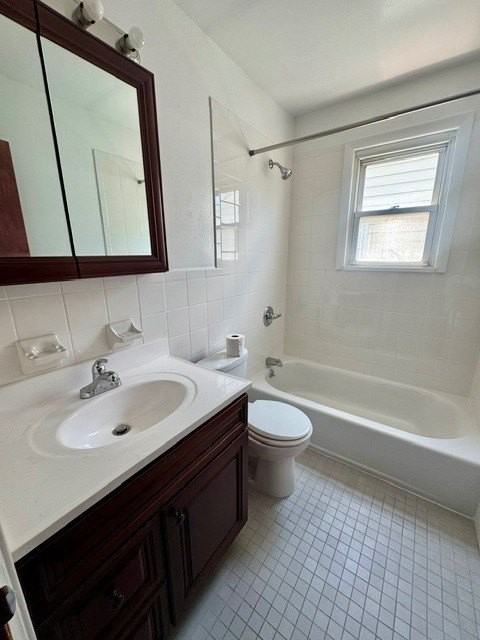 18 Tunis Ave #2 - Photo 6 of 11