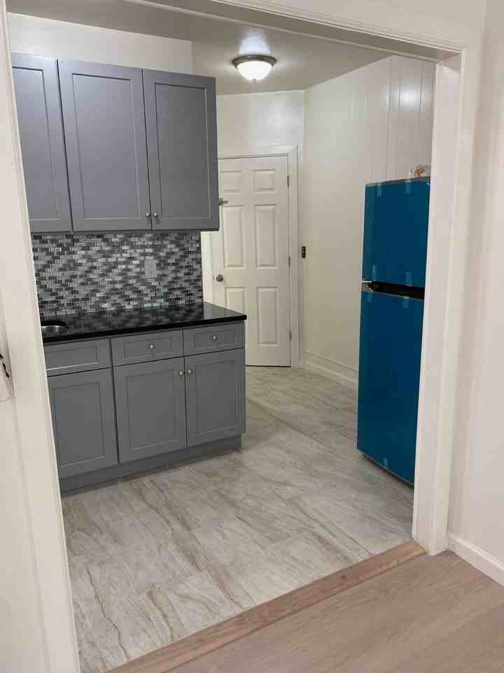 2222 Newbold Ave - Photo 4 of 6