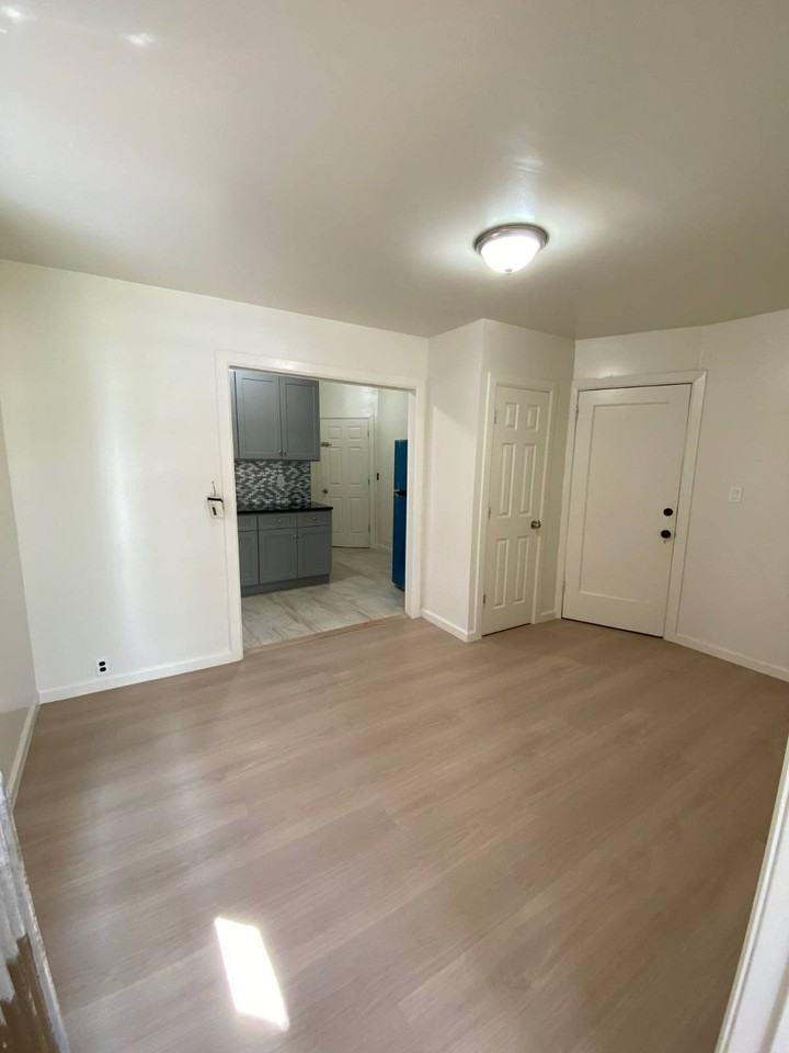 2222 Newbold Ave - Photo 5 of 6