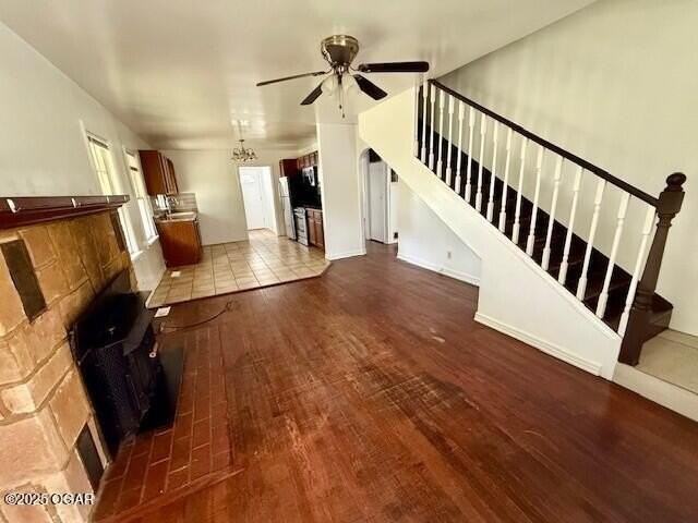 2631 E Vandalia St - Photo 2 of 9