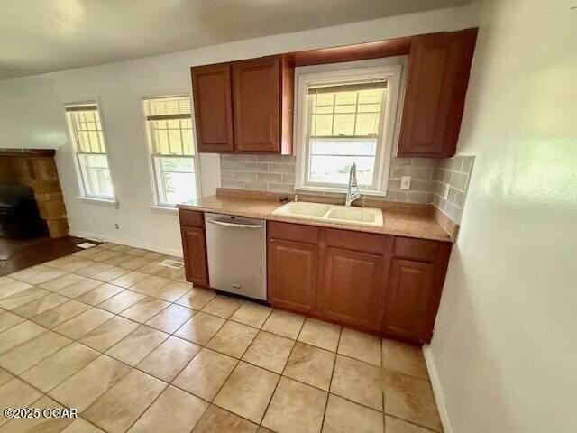 2631 E Vandalia St - Photo 3 of 9