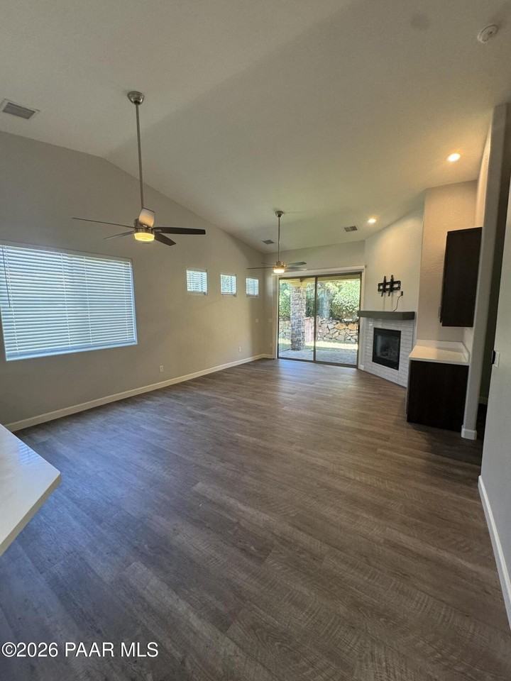 1237 Crown Ridge Dr - Photo 7 of 21