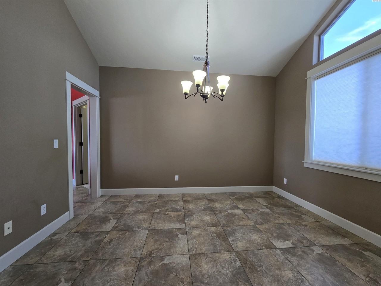 2914 Karlee Dr - Photo 2 of 42