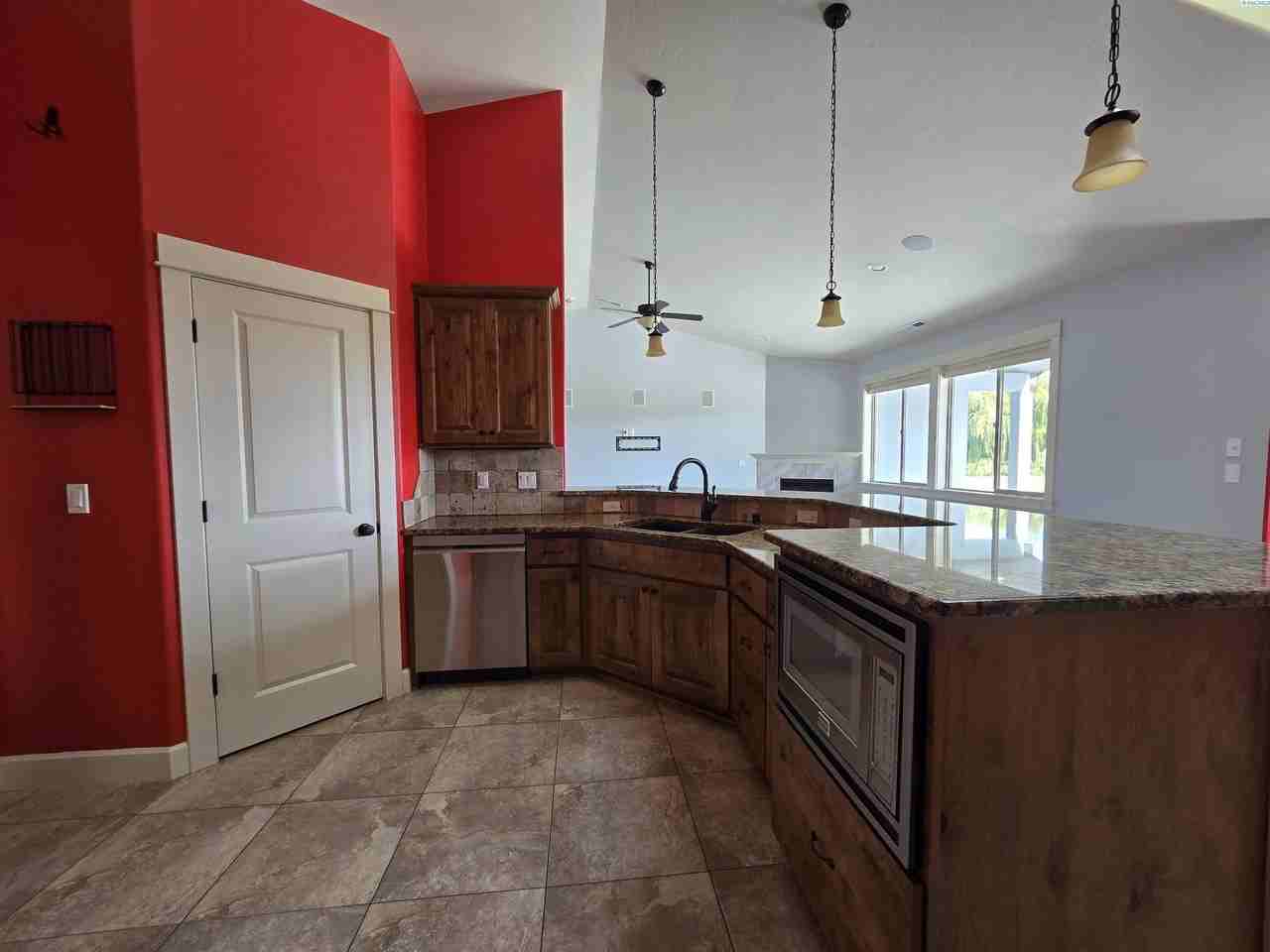 2914 Karlee Dr - Photo 7 of 42