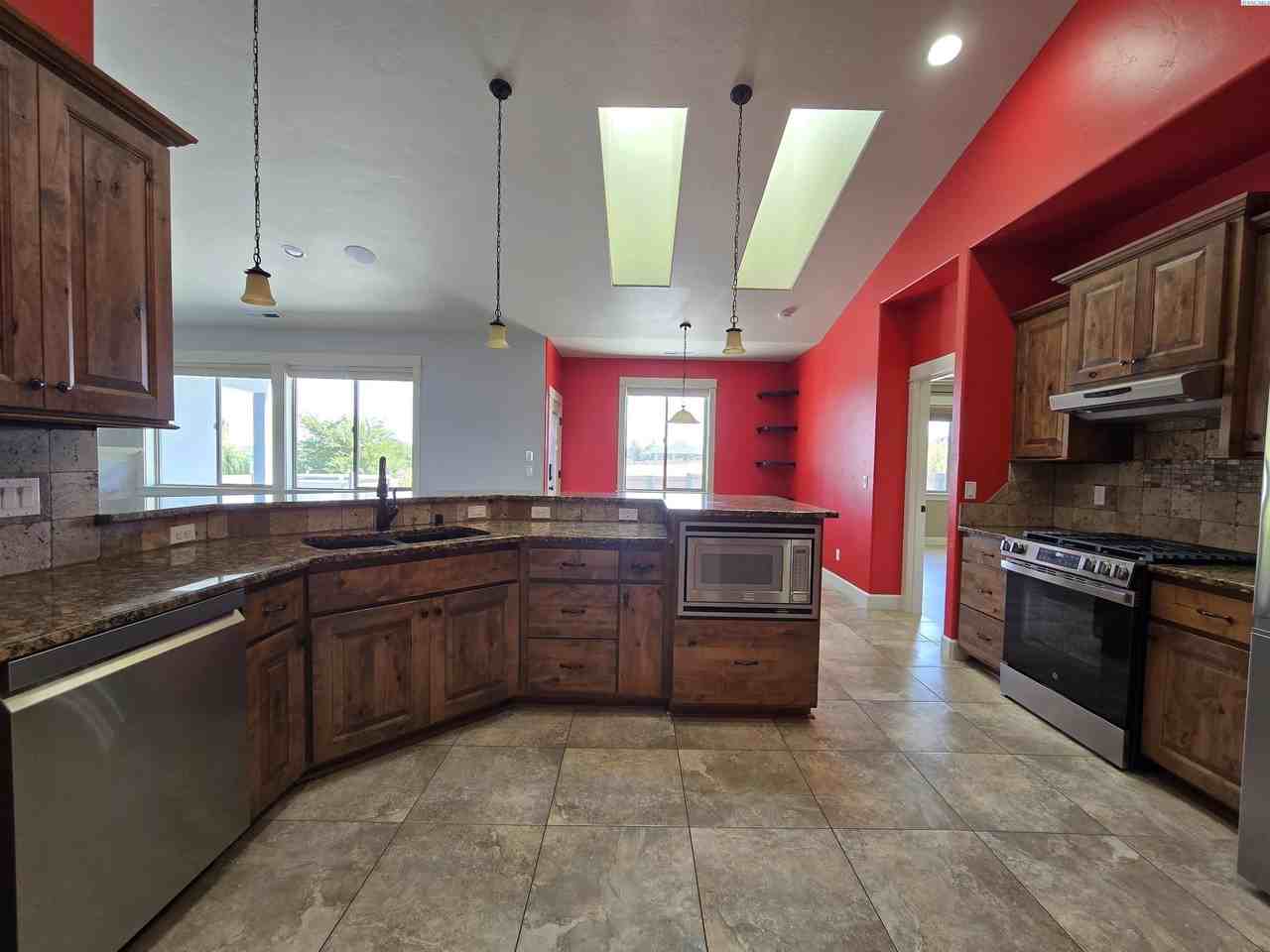 2914 Karlee Dr - Photo 6 of 32