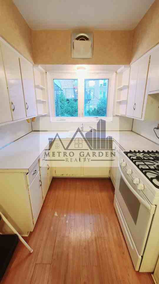 105-39 65th Road - Photo 7 of 20