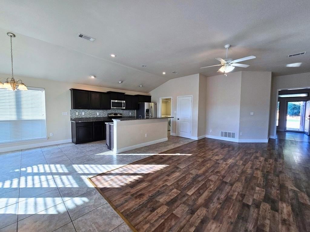 6006 Spahn St - Photo 2 of 25