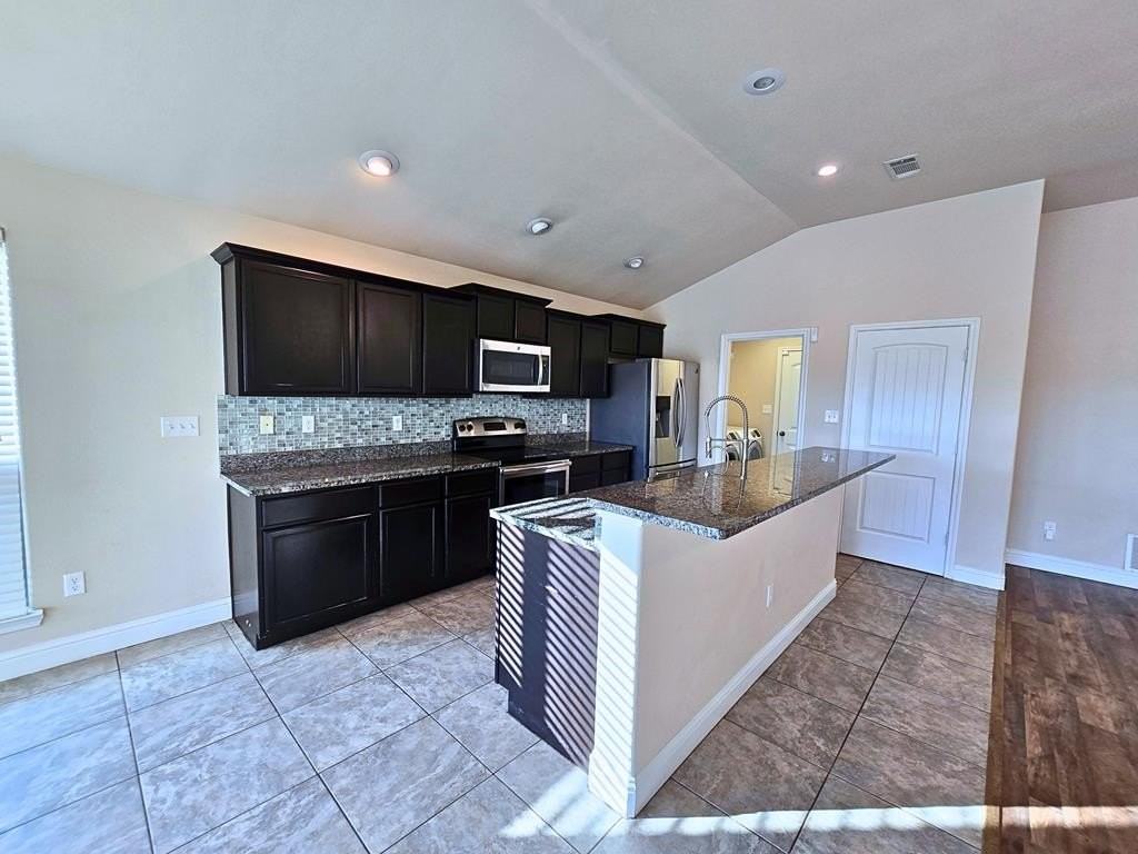 6006 Spahn St - Photo 5 of 25