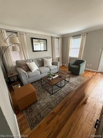 22406 Colony St - Photo 2 of 8