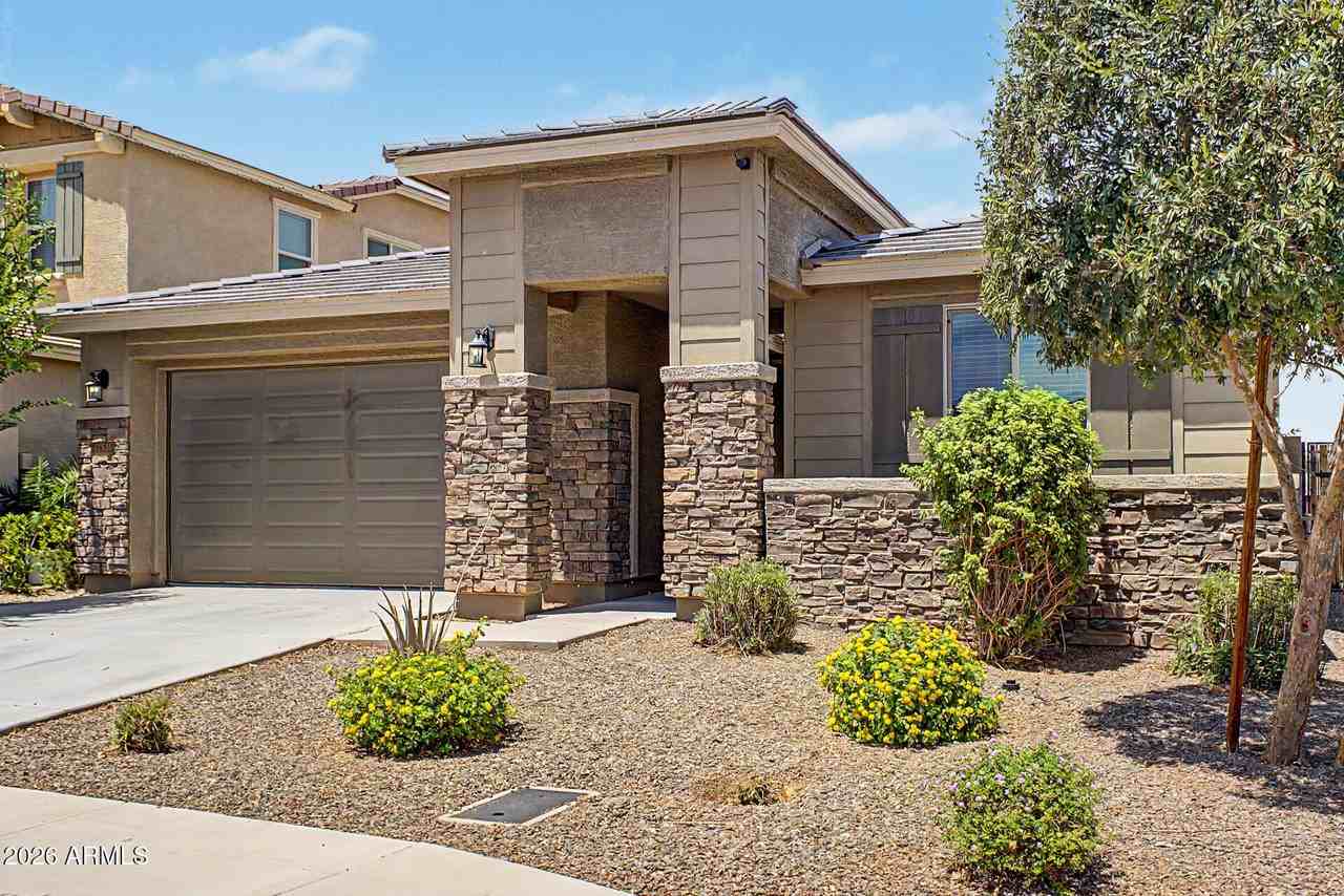 18222 W Via Montoya Dr - Photo 4 of 43