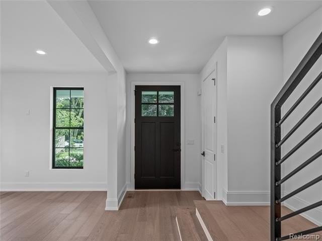 887 Redding Rd - Photo 4 of 20