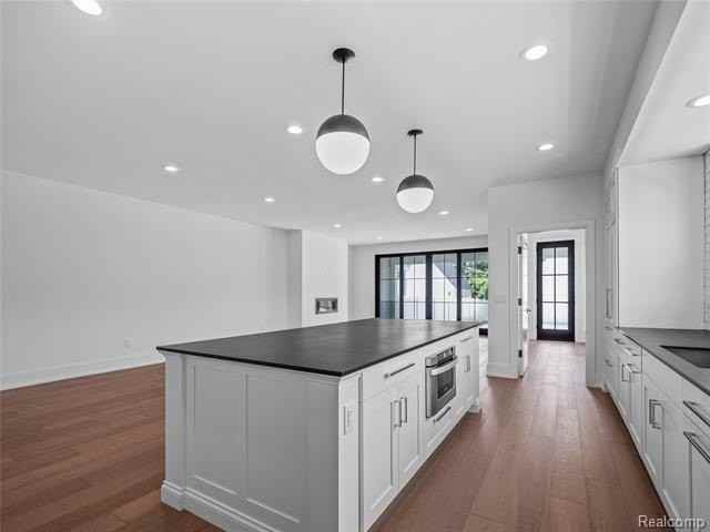887 Redding Rd - Photo 7 of 20