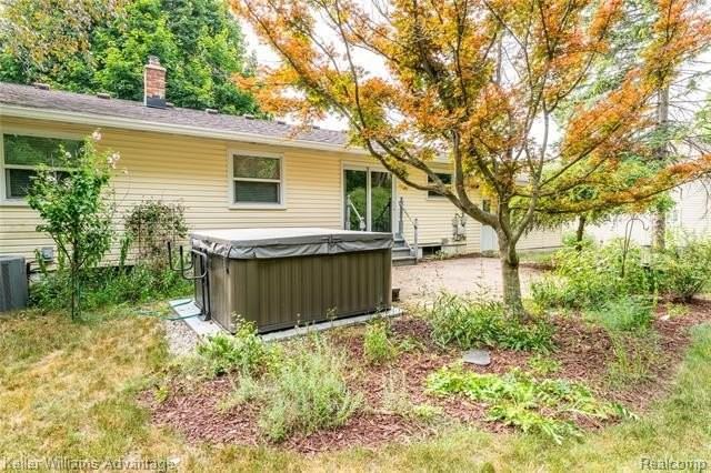 16840 Savoie St - Photo 7 of 34