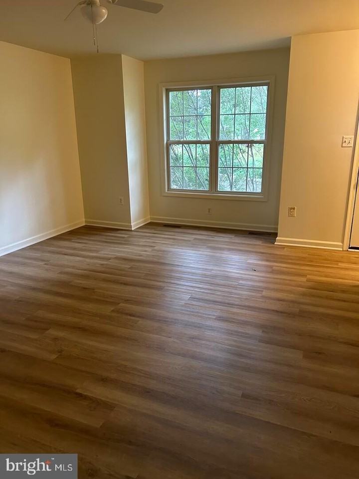 601 Meadowbrook Dr - Photo 4 of 16