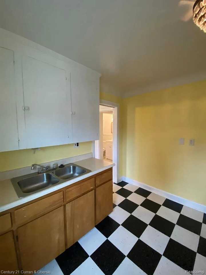 767 Riverbank St - Photo 6 of 15