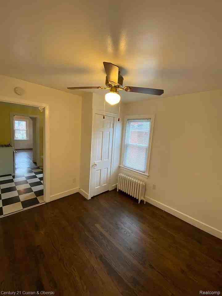 767 Riverbank St - Photo 7 of 15