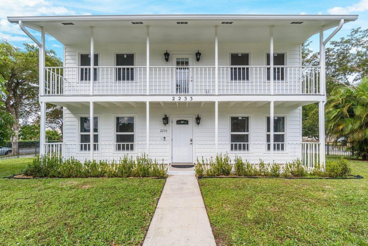 2233 Dock Street - Photo 2 of 32