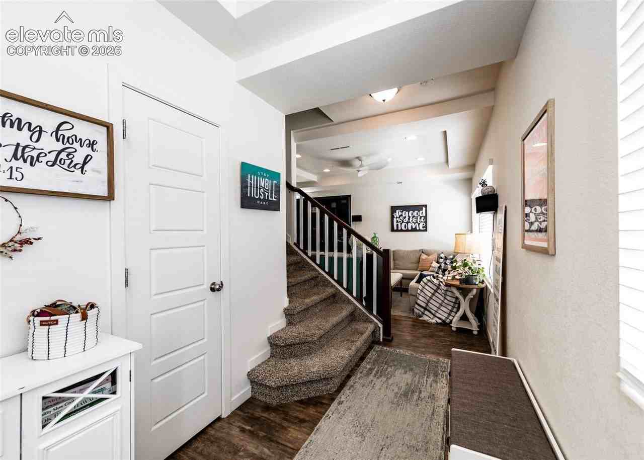 9576 Timberlake Loop - Photo 4 of 30
