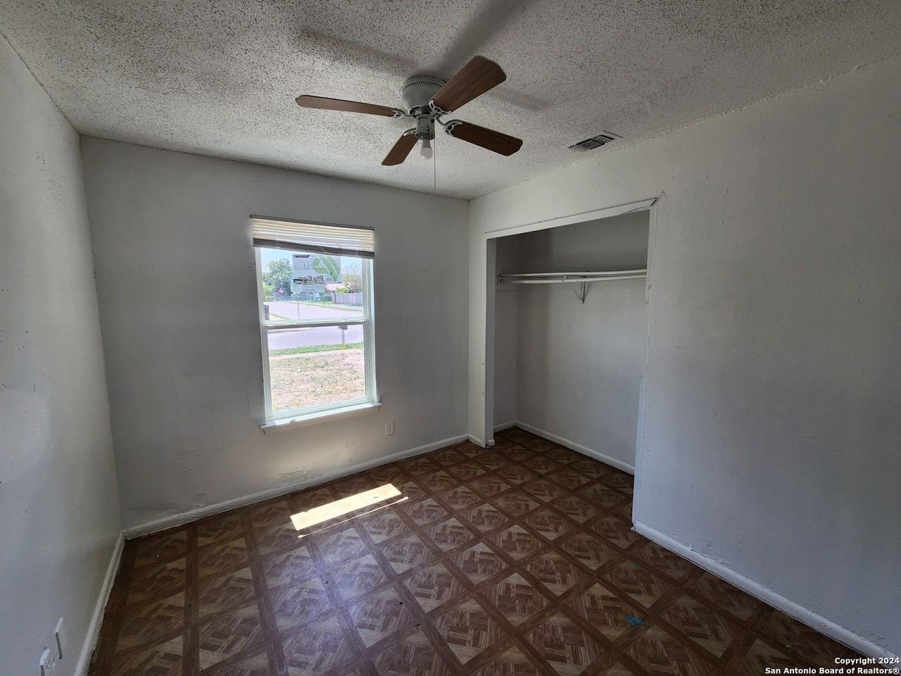 3147 Coconino Dr - Photo 3 of 4