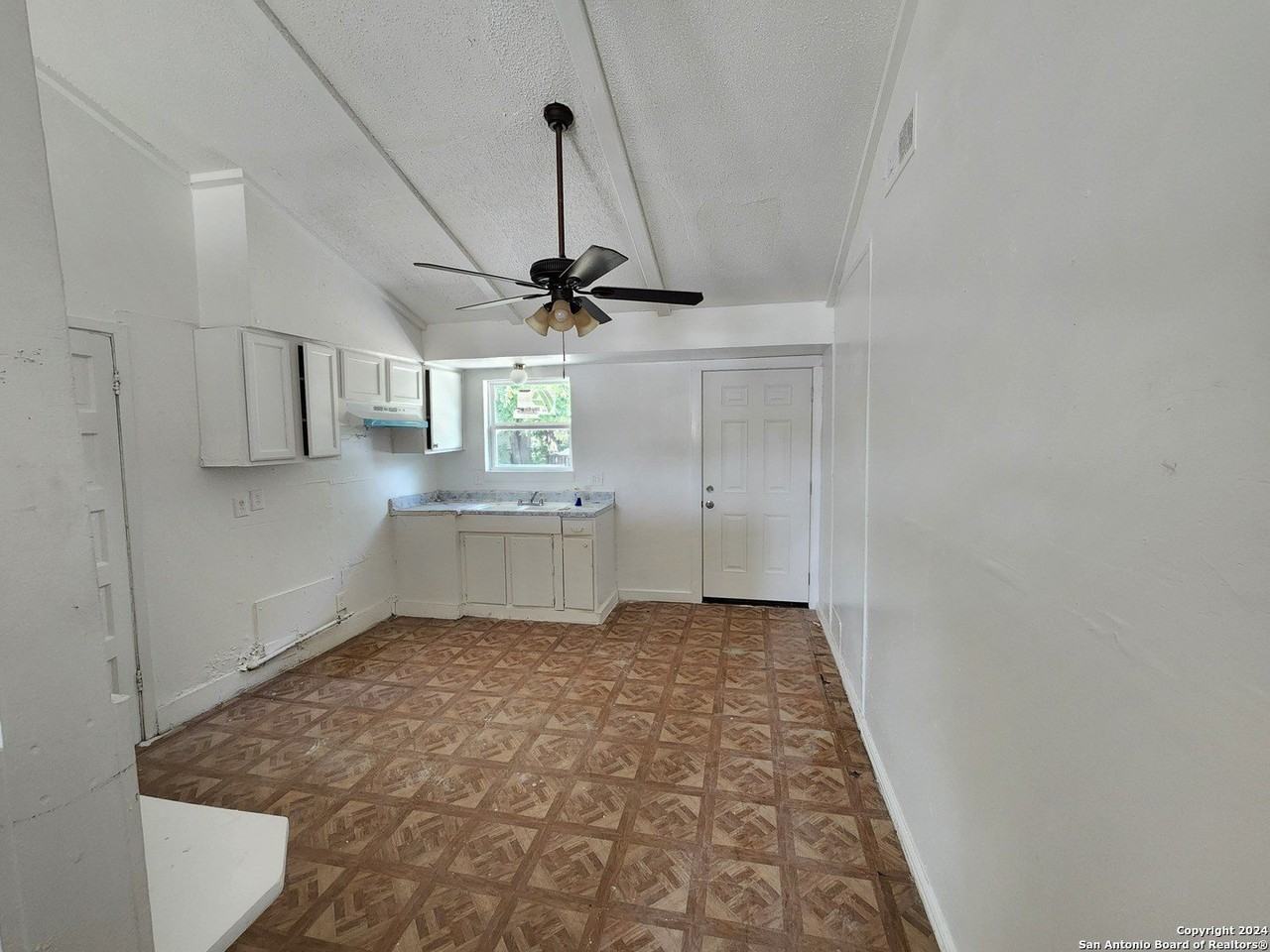 3147 Coconino Dr - Photo 4 of 4