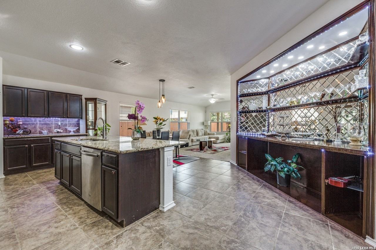 10415 Rhyder Rdg - Photo 2 of 25