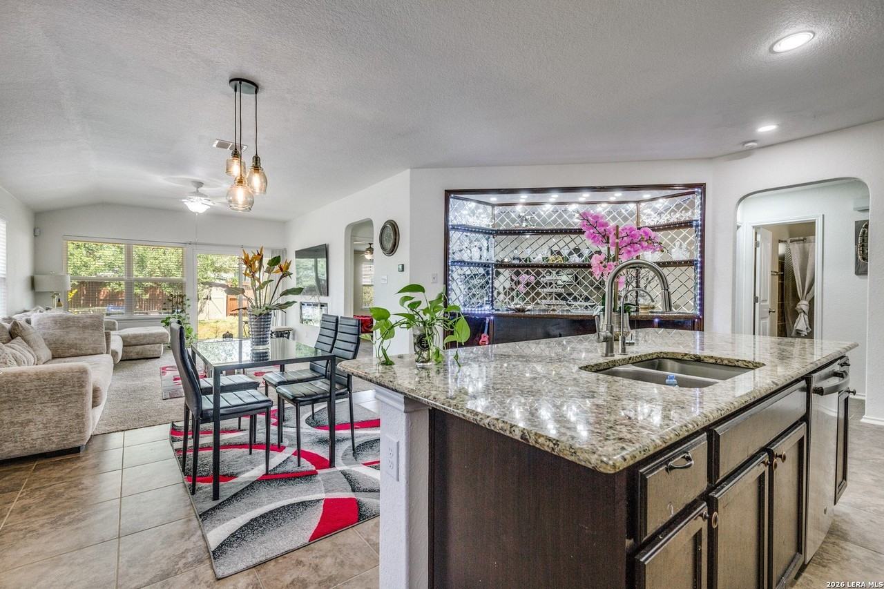 10415 Rhyder Rdg - Photo 5 of 25