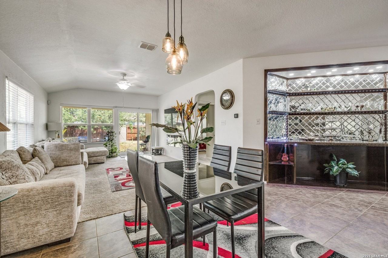 10415 Rhyder Rdg - Photo 6 of 25
