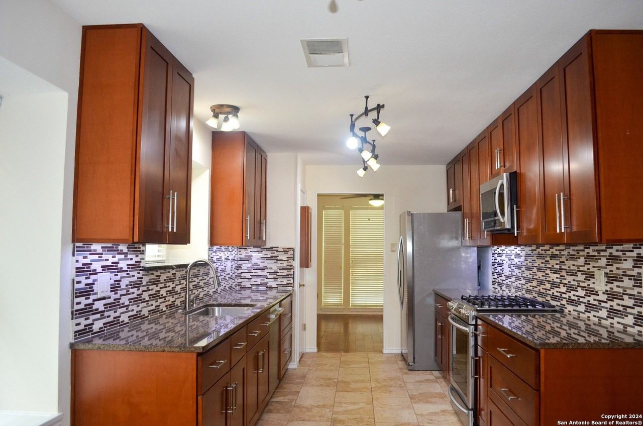 7501 Forest Echo - Photo 7 of 42