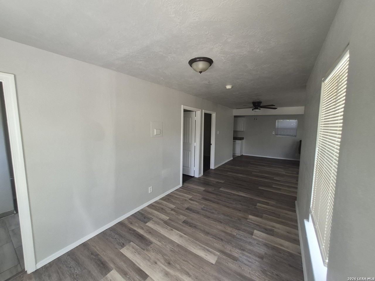 3723 W Martin St - Photo 2 of 18