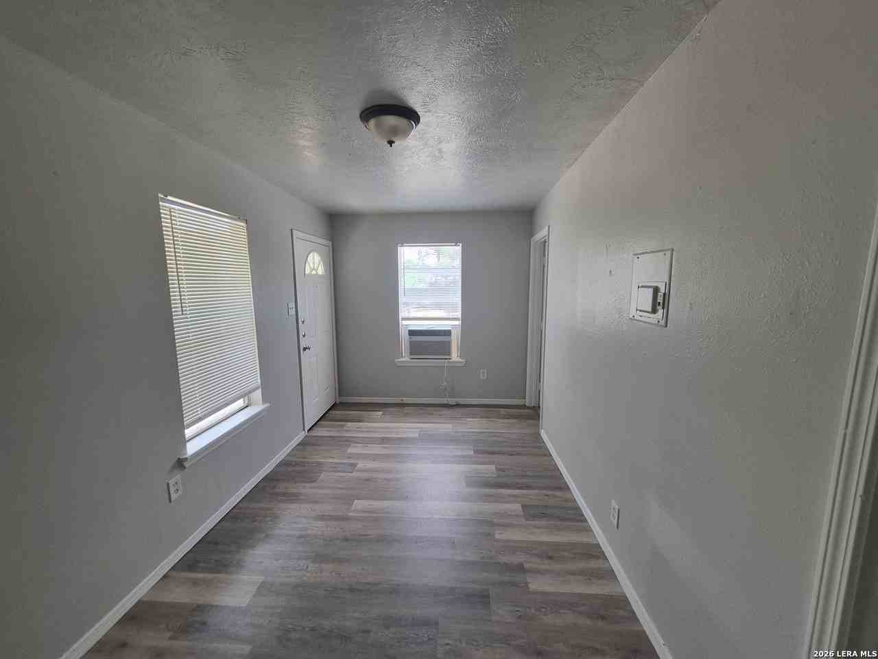 3723 W Martin St - Photo 4 of 18