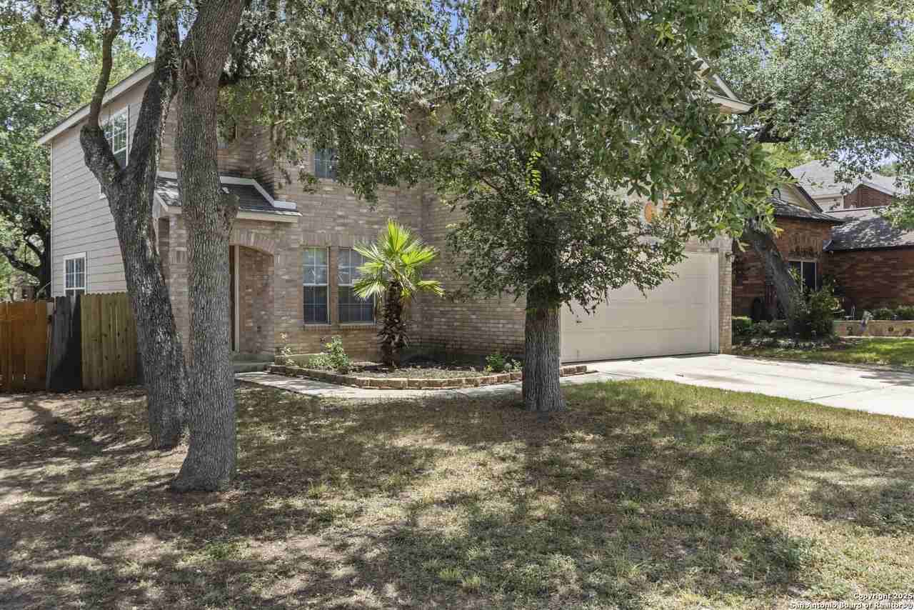 10138 Sandbrook Hl - Photo 3 of 39