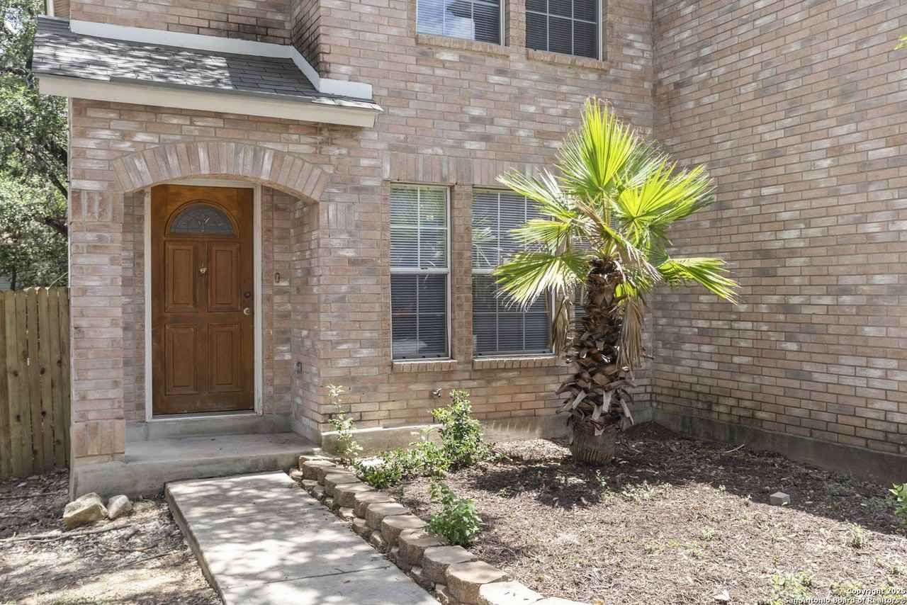10138 Sandbrook Hl - Photo 4 of 39