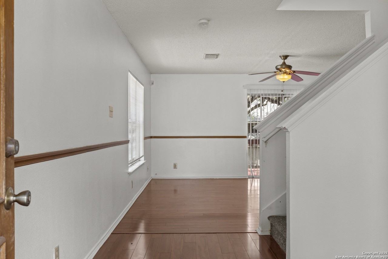 10138 Sandbrook Hl - Photo 5 of 39