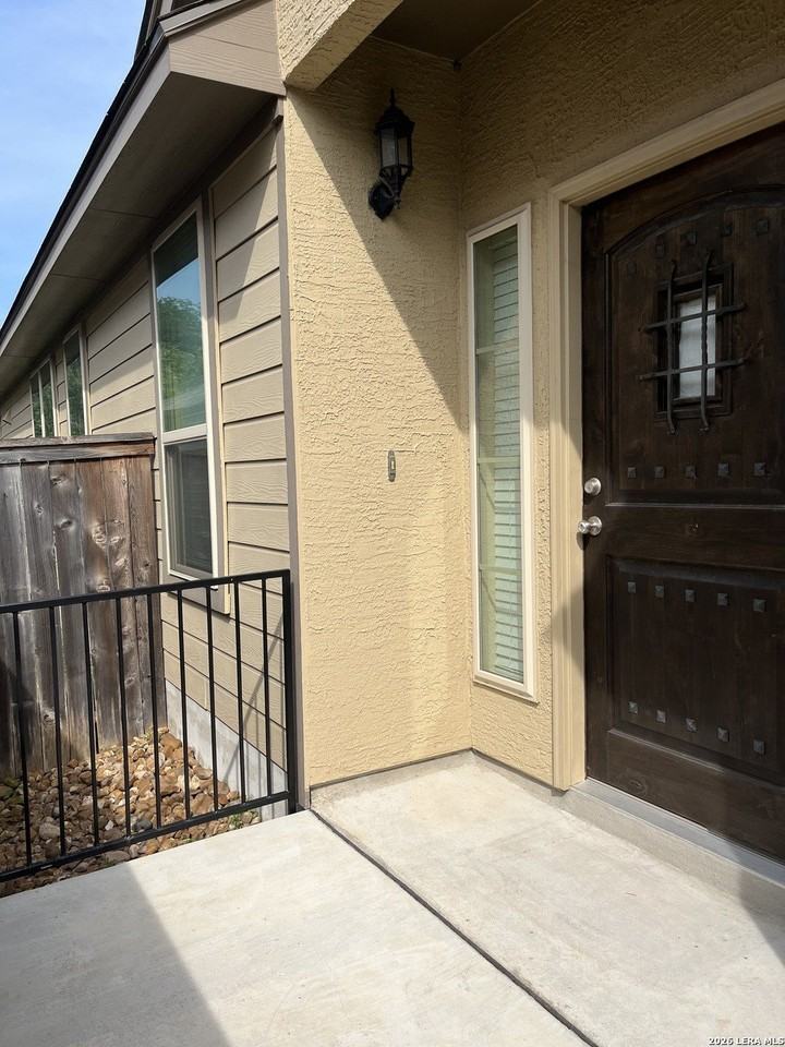 1871 Baron Dr - Photo 3 of 25