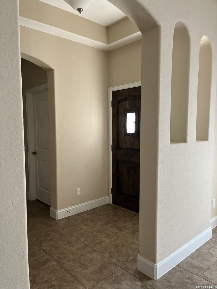 1871 Baron Dr - Photo 4 of 25