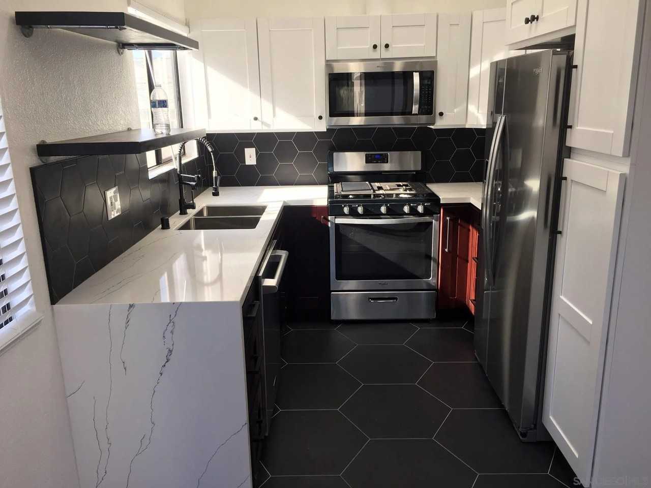 4050 Haines St - Photo 3 of 17